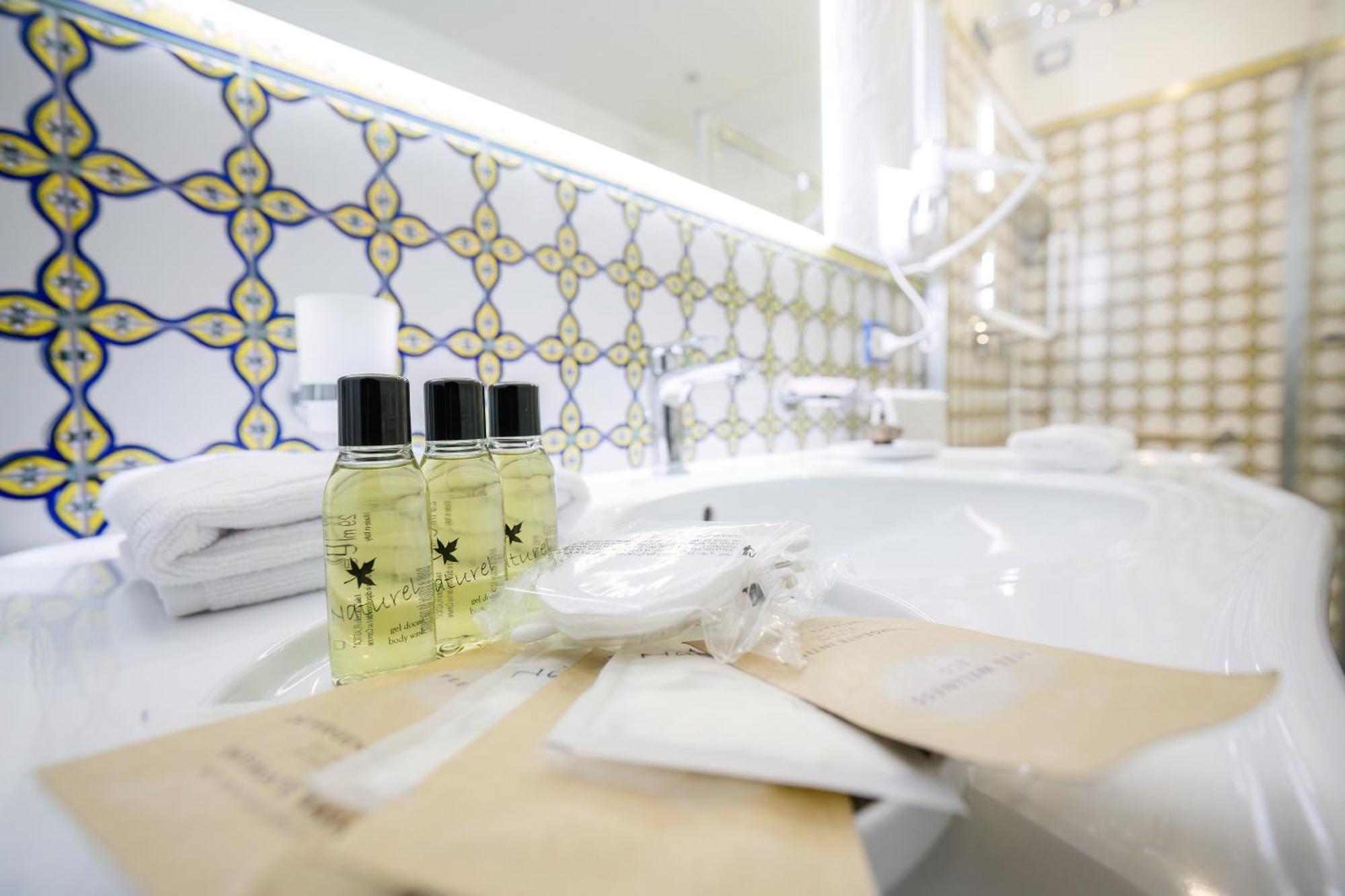 Etoiles Luxury Guest House Resort Palmi Quarto foto